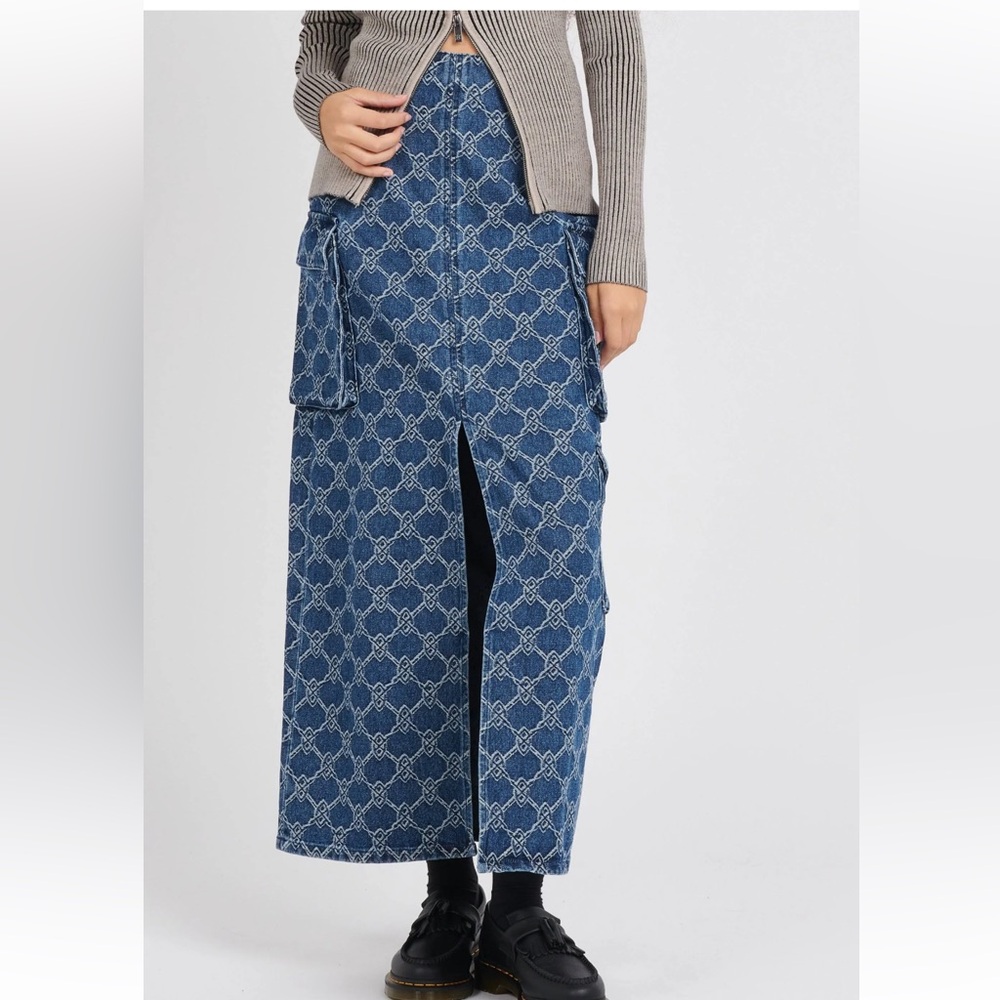NWT Daily Paper Zora Denim Cargo Navy Patterned Skirt. Size S